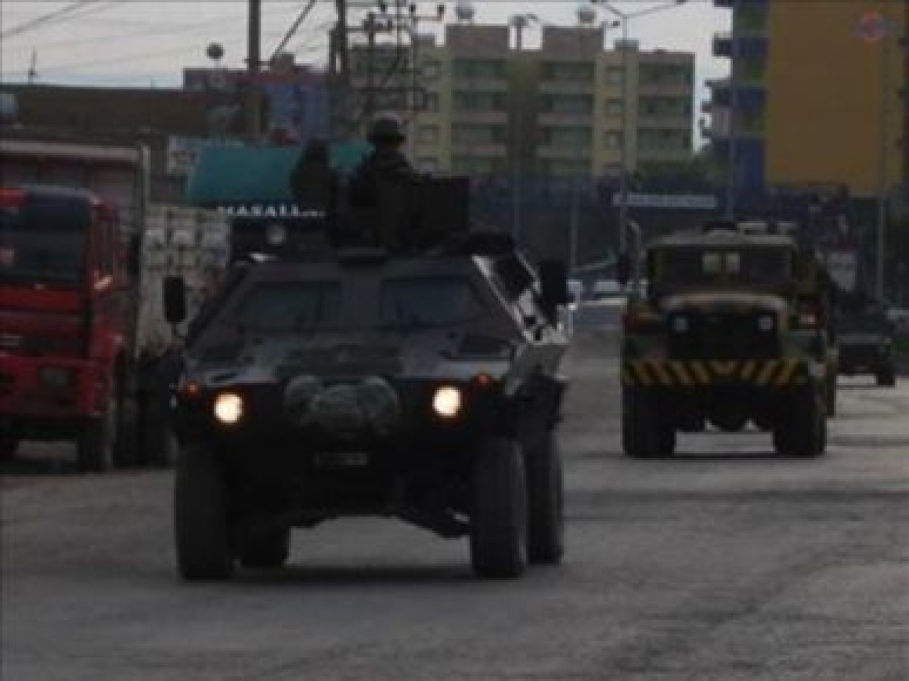 Askeri konvoya roketli saldırı