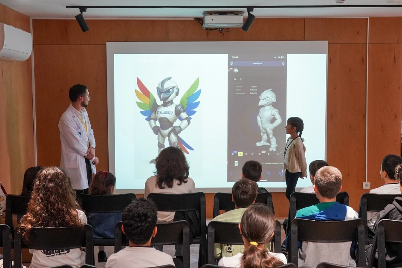 Geleceği kodlayan dijital eğitim devam ediyor