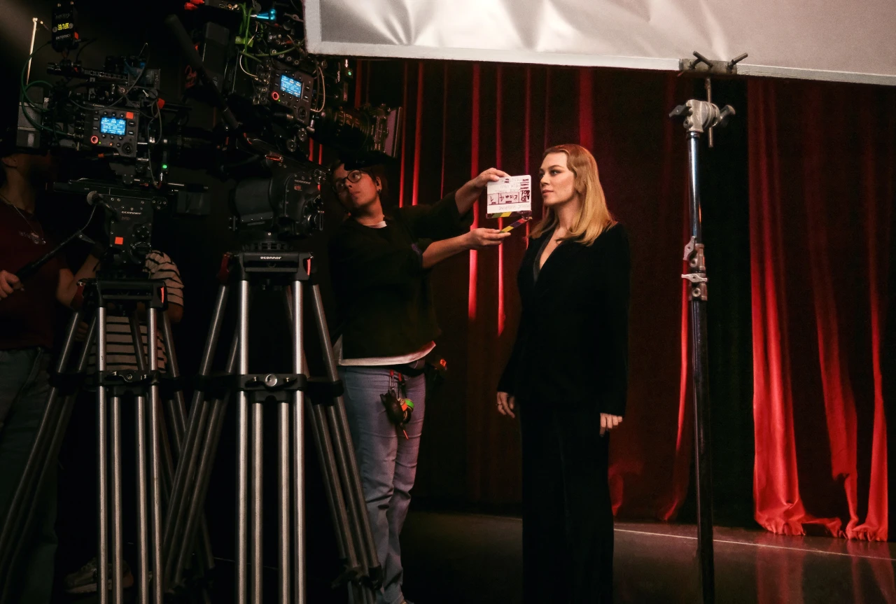 Demet Evgâr’dan kırmızı ışık uygulamasıyla şiddete dur çagrısı