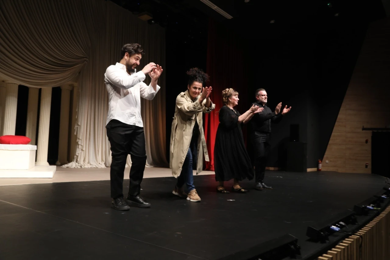 Mitoloji ve gerçeğin kesiştiği oyun “ben medea değilim” Ataşehir’de