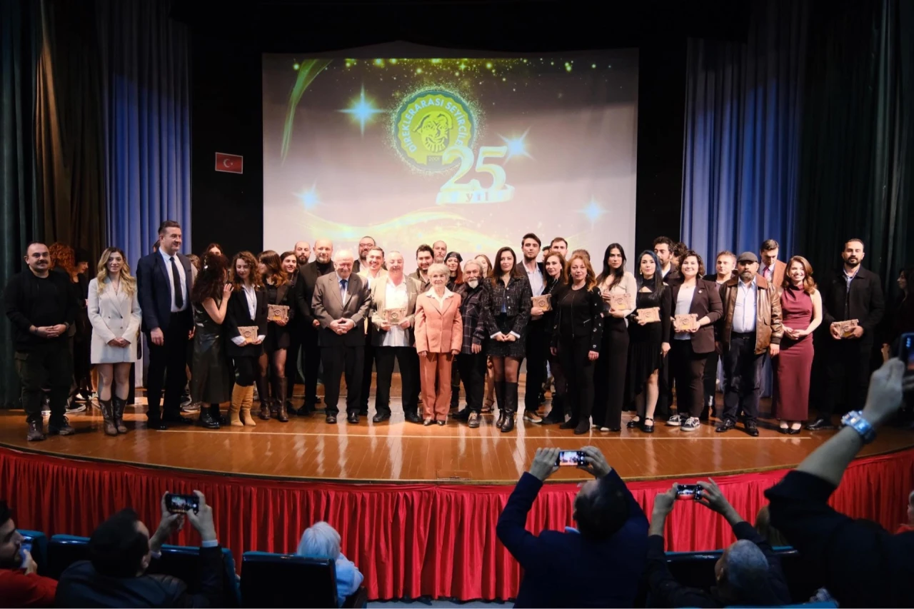 TBŞT direklerarası seyirci ödüllerinden çifte zaferle döndü...