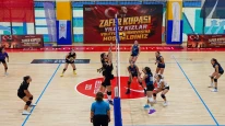 Beylikdüzü'nün Genç Voleybolcuları Zafer Kupası'nda Ter Döktü