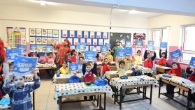 Öğrencilere Çat Kapı Tiyatro Sürprizi