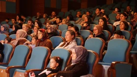 Esenyurt'ta sahneye tam not