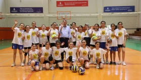 Zeytinburnu Belediyesi tarafından her yıl ücretsiz olarak düzenlenen Yaz Spor Okulları başladı.