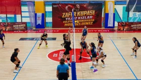 Beylikdüzü'nün Genç Voleybolcuları Zafer Kupası'nda Ter Döktü