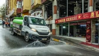 İnönü Mahallesi’ndeki Yangın Sonrası Bölgeyi Esenyurt Belediyesi Temizledi