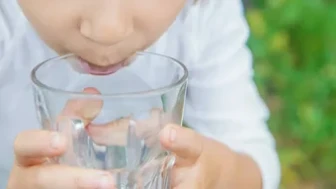 Esenyurt’ta Öğrencilere Ücretsiz İçme Suyu Desteği