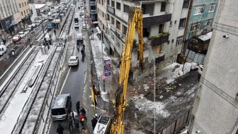 Milletvekilleri Bayrampaşa’da halkla omuz omuza