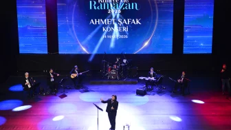 Sanatçı Ahmet Şafak'tan Külliye’de Ramazan Konseri