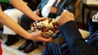 Bayram Mesajı mı, Sohbet mi? Ruh Sağlığı İçin Fark Büyük