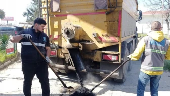 Silivri Belediyesi yol bakım çalışmalarını sürdürüyor