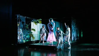 Çirkin"e iki ödül birden....