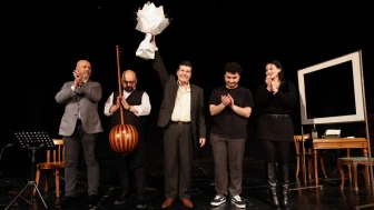 ‘VELİ’NİN OĞLU ORHAN’ KÜÇÜKÇEKMECE’DE SEYİRCİYLE BULUŞTU