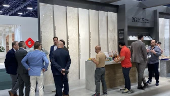 TÜRK SERAMİKLERİ DÜNYA VİTRİNİNDE