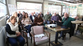 Emekliler Lokali’nde İstanbul sohbeti