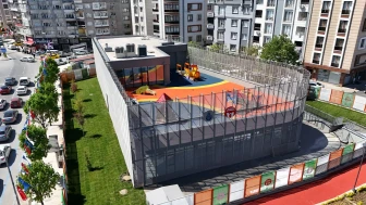 Bahçelivler’de 23 Nisan Milli Egemenlik stadı açıldı