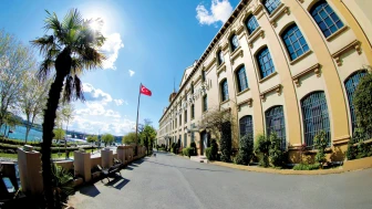 Kadir Has Üniversitesi Lise Öğrencilerini Geleceğe Hazırlıyor