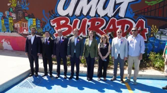 UZUNÇAYIR KAVŞAĞI YAYA ÜSTGEÇİDİ VE ÇEVRE DÜZENLEMESİ TÖRENLE AÇILDI