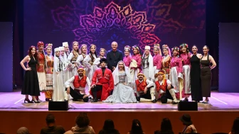 ANADOLU RÜYASI İSTANBUL'DA AYAKTA ALKIŞLANDI BÜYÜK FİNAL İZMİR'DE SAHNELENECEK