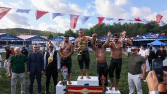 Arnavutköy'de Geleneksel Yağlı Güreş Etkinliği