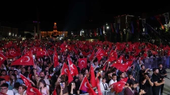 Cumhuriyet Kent Meydanı Zafer Bayramı’nda görkemli törenle açıldı