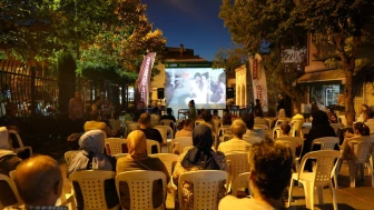 Karagümrük Meydanı'nda Sinema Keyfi