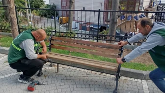 Silivri'de Park ve Kent Mobilyalarında Bakım Çalışmaları Devam Ediyor