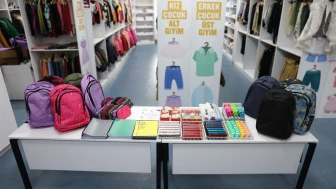Küçükçekmece'de Öğrencilere Beslenme ve Kırtasiye Yardımı