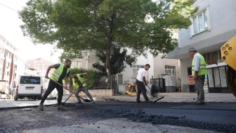 Maltepe'de yol yenileme çalışmaları devam ediyor
