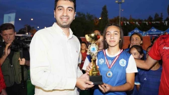 Tuzla'da Yaz Spor Okulları Coşkuyla Tamamlandı