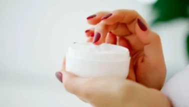 Uzmanından kozmetik ürün seçimi uyarısı!