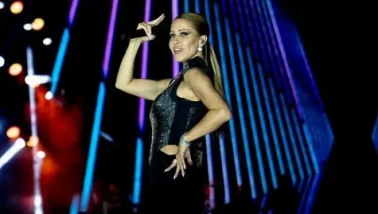 Derya Uluğ’dan özel performans