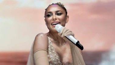 Ziynet Sali, şıklığıyla da sahneye damga vurdu