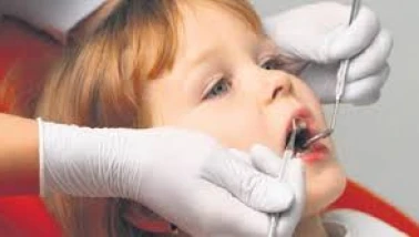 Bayram tatilinde çocukların diş sağlığı için çifte risk