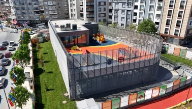 Bahçelivler’de 23 Nisan Milli Egemenlik stadı açıldı