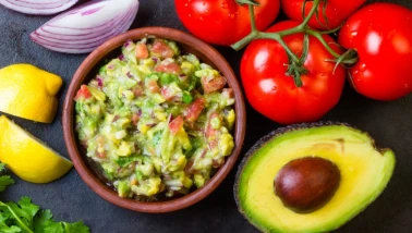 Avokado, domates ve havuçla birlikte tüketilmeli