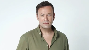 Özgür Aras, sanat dünyasının perde arkasını anlattı