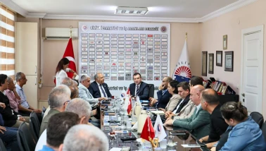 Balcıoğlu, Silivri Sanayici ve İşadamları Derneği’nde iş insanlarıyla buluştu
