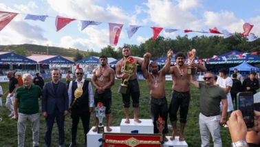 Arnavutköy'de Geleneksel Yağlı Güreş Etkinliği