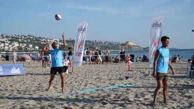 30 Ağustos Zafer Kupası Plaj Voleybolu Turnuvası nefesleri kesti