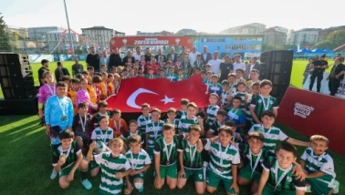 Gençler Zafer Coşkusuyla Mücadele Etti