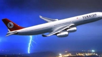 THY Uçağına Yıldırım Çarptı