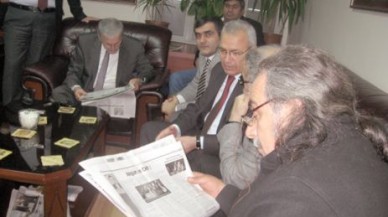 Örgüt toplantısında izdiham!