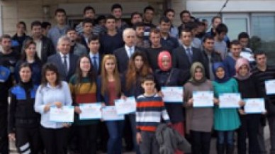 Vali Mutlu, üniversite öğrencileriyle kahvaltı yaptı.