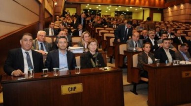 İBB MECLİSİ'NDE ARBEDE