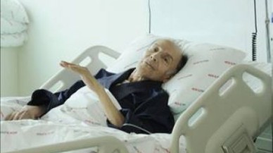 Münir Özkul yaşıyor!