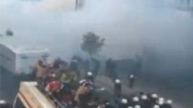 DİSK kortejine gaz bombası