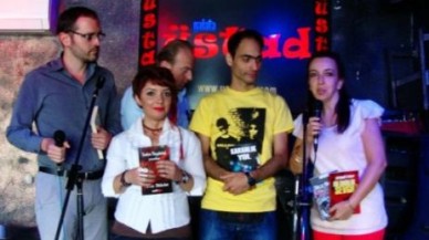 İki kadın iki erkek yazar