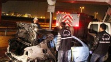 Otomobilde Sıkışan Sürücü Yanarak Öldü